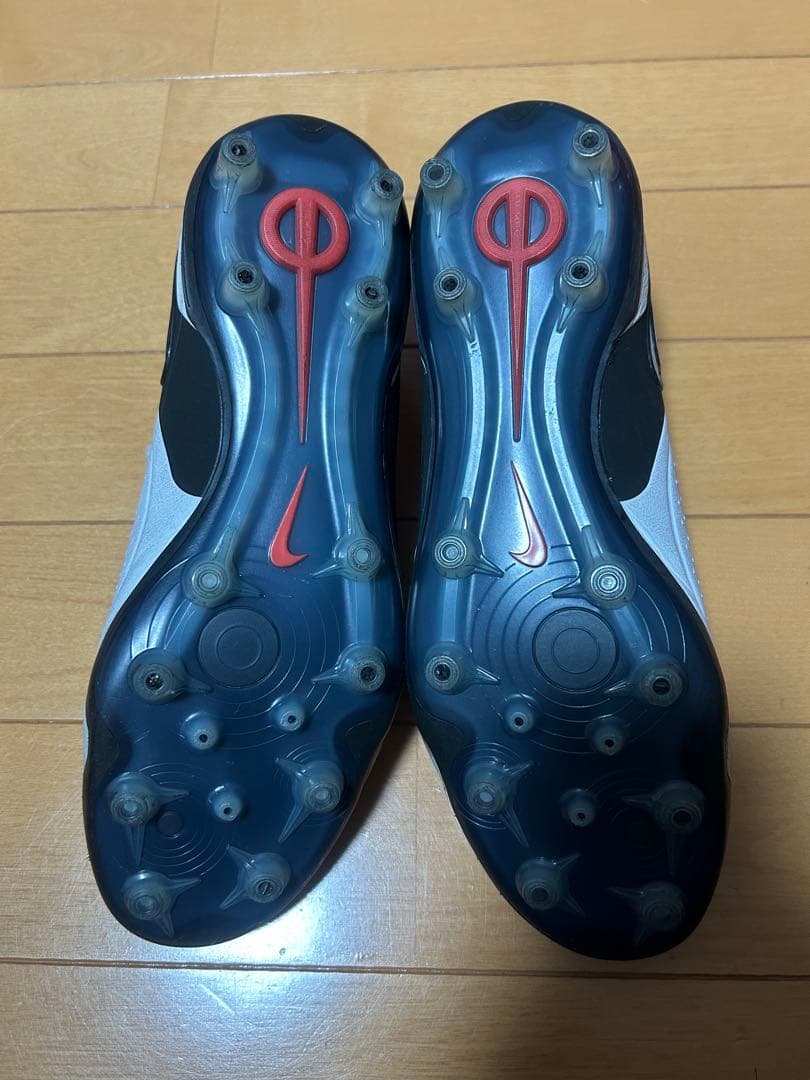 ナイキ レジェンド10 エリート AG-PRO 25.5cm