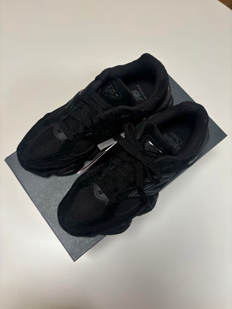 新品 ニューバランス 9060トリプルブラック U9060BPM 24cm 黒