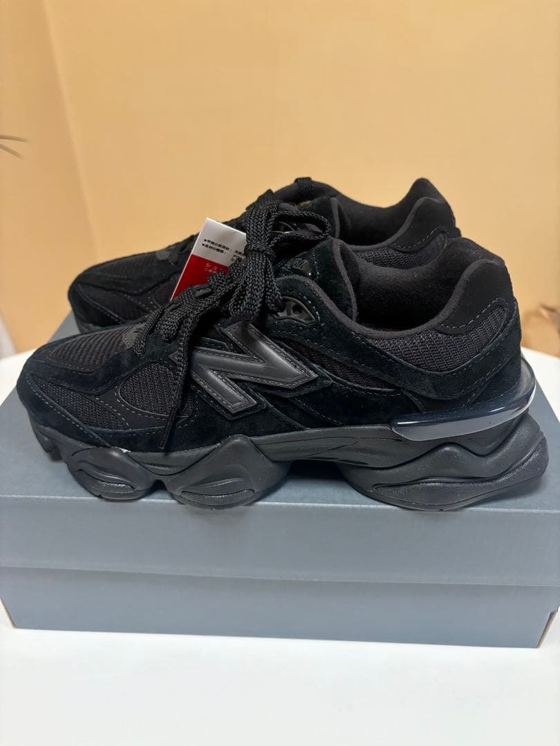 新品 ニューバランス 9060トリプルブラック U9060BPM 24cm 黒