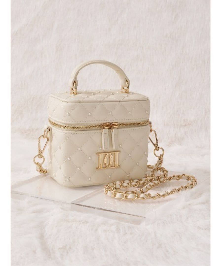 【ゴールドパーツ】キルティングパールスクエアミニバッグ