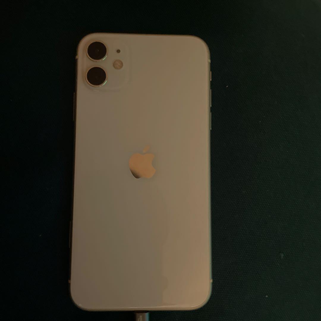 iPhone11 本体　128GBホワイト