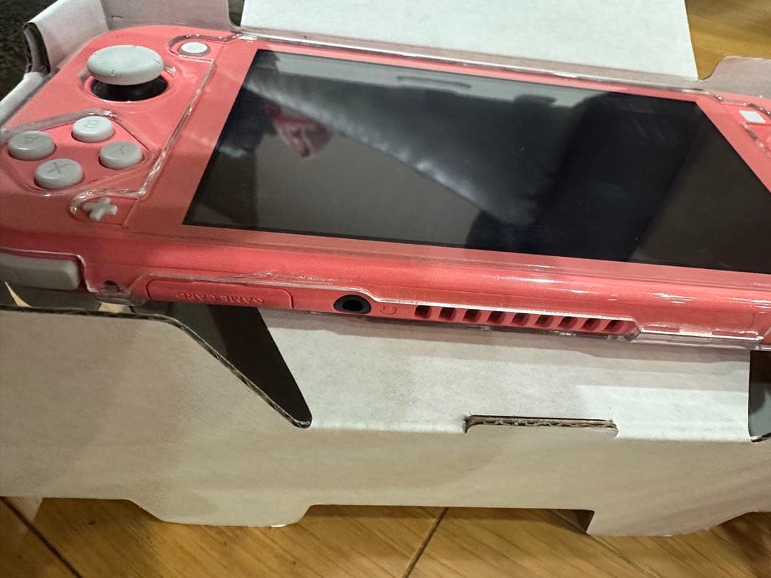 ニンテンドー Switch lite コーラル