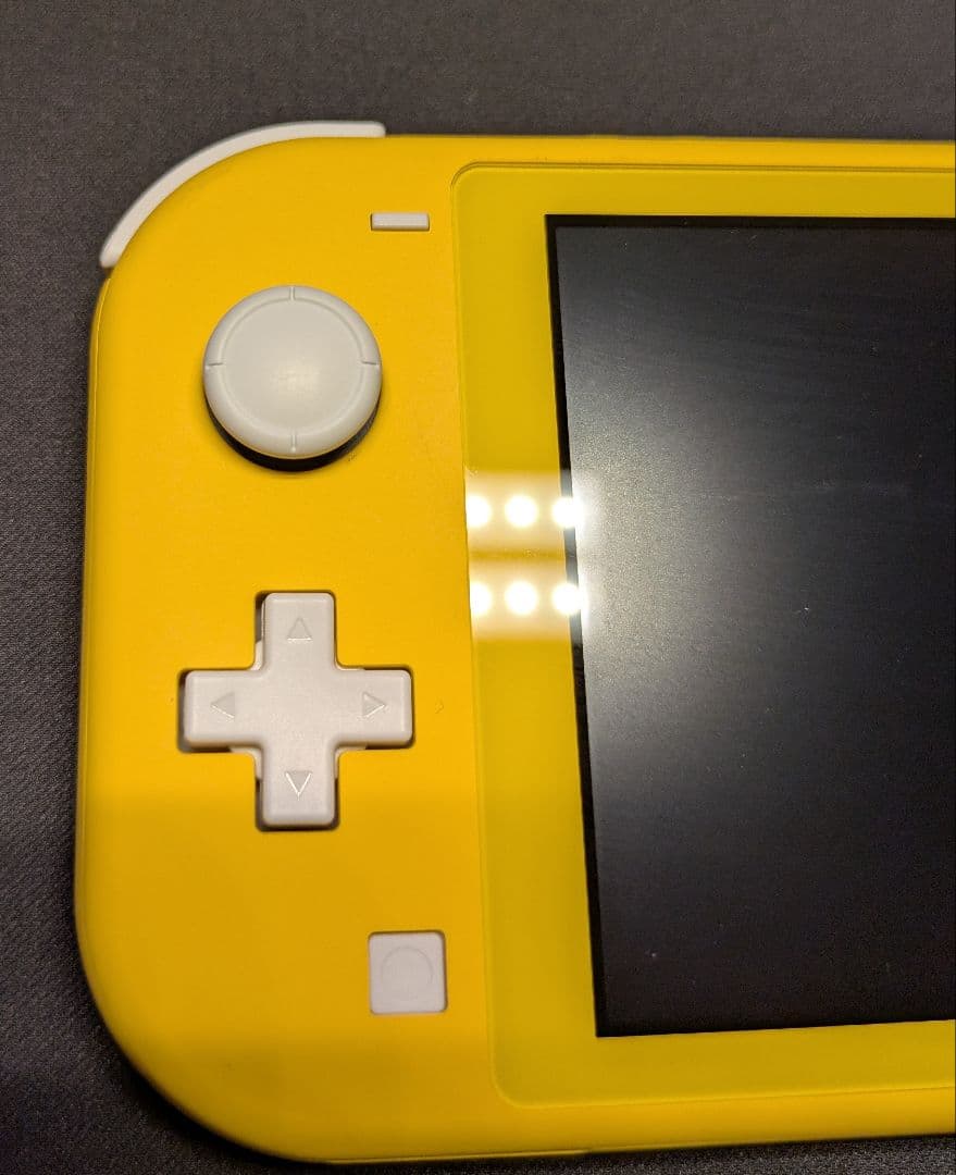 Nintendo Switch Lite イエロー 本体＋純正充電器　美品