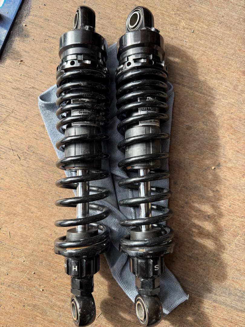 デイトナ アジャスタブルリアショック SR400/500