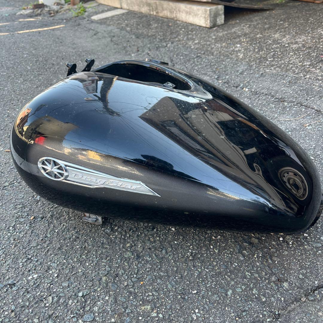 （002）ドラッグスター400 VH01J 取り外し　純正タンク　凹みなし　黒