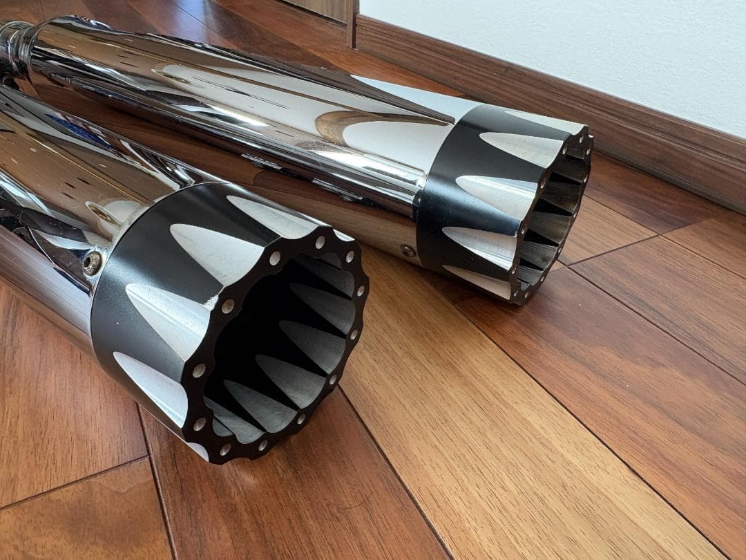 M8ツーリング用 4.5インチ スリップオンマフラー Sharkroad17～