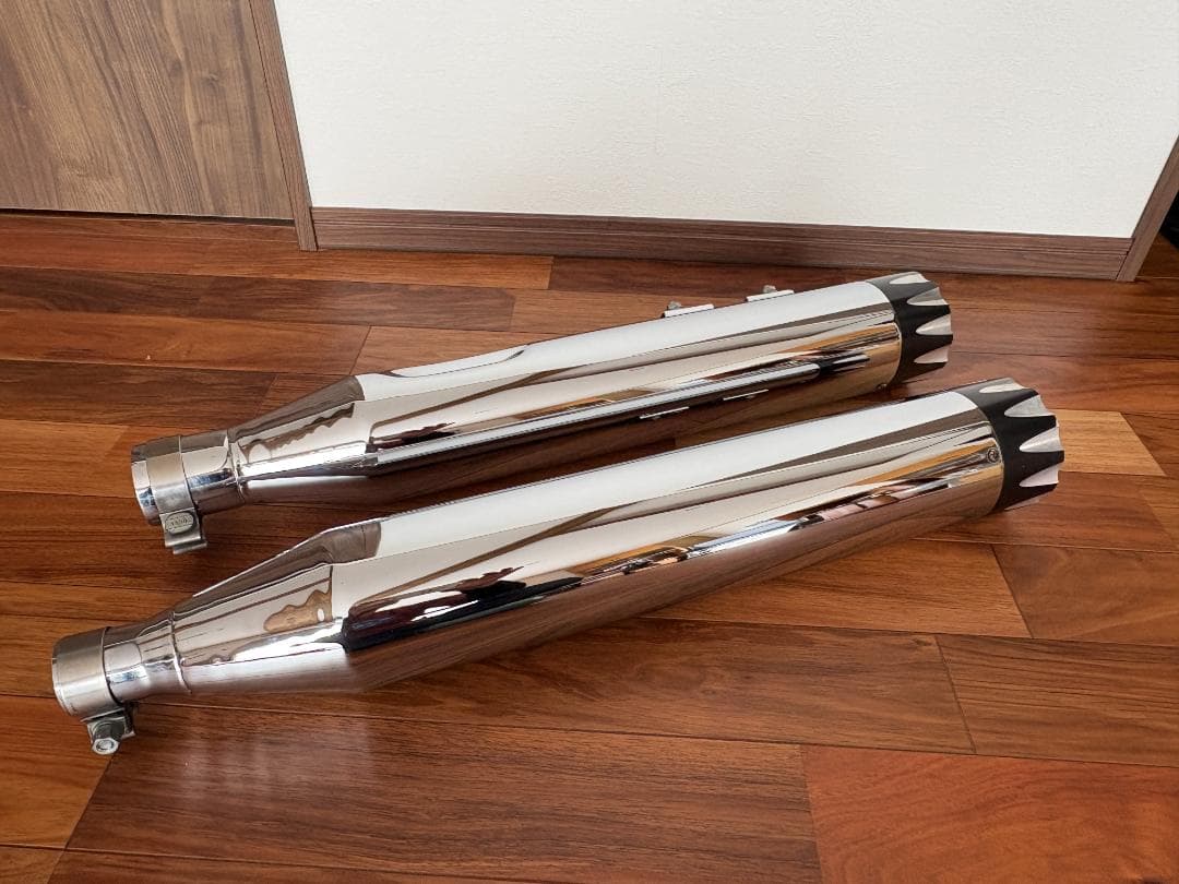 M8ツーリング用 4.5インチ スリップオンマフラー Sharkroad17～