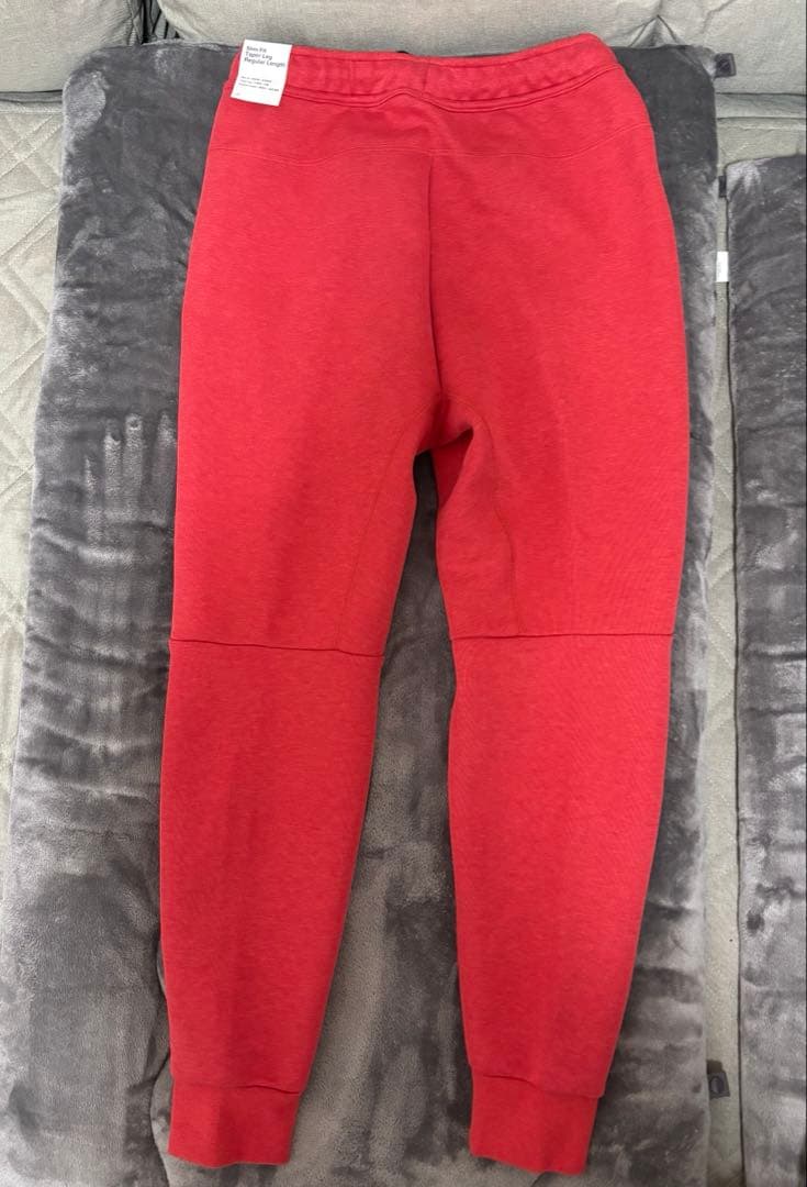 【NIKE】新品タグ付 海外限定品 テックフリース 上(L)、下(M) レッド
