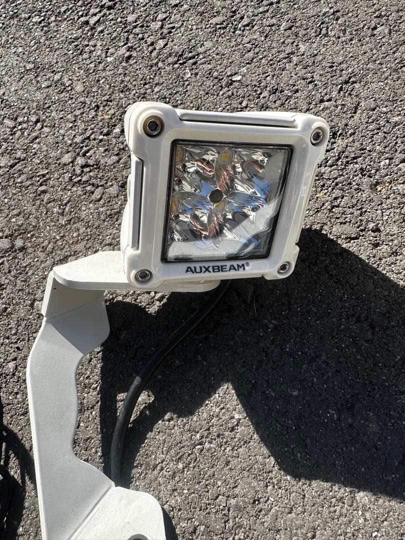 プラド150後期　AUXBEAM LEDボンネットライト ステーセット