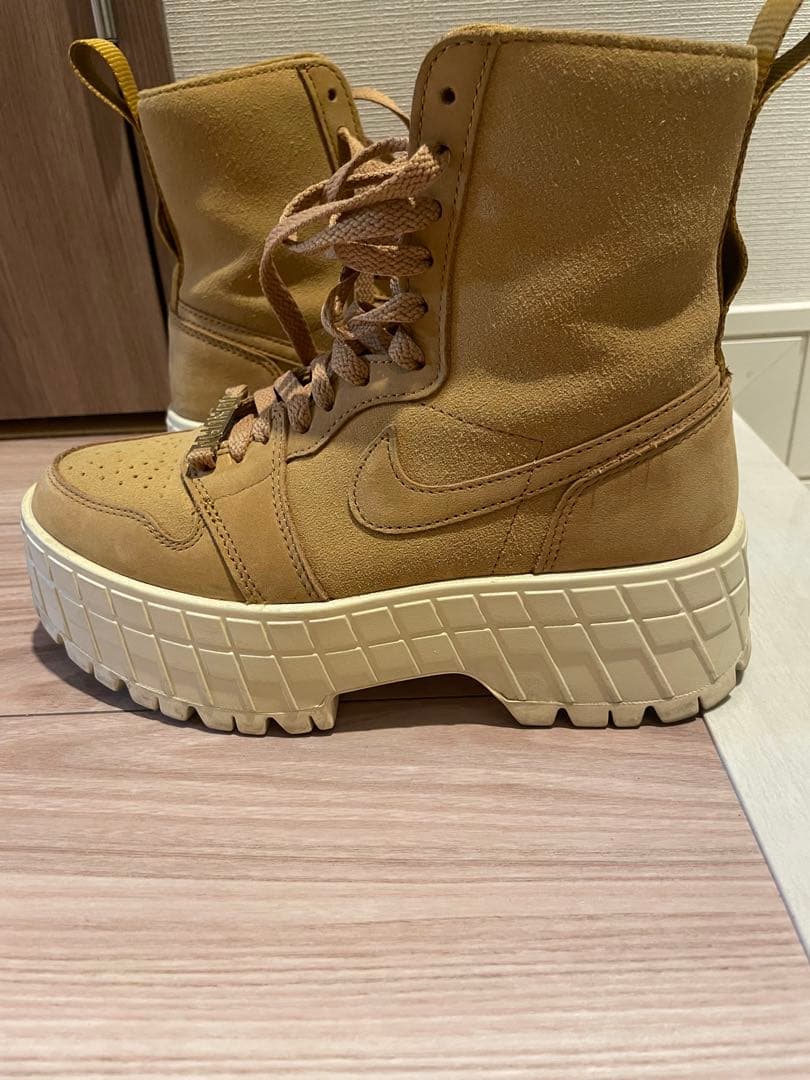 【よんにーまる子】ナイキエアジョーダンブルックリンウィメンズ 23,5cm