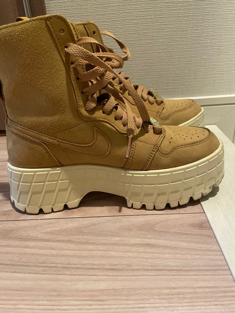 【よんにーまる子】ナイキエアジョーダンブルックリンウィメンズ 23,5cm