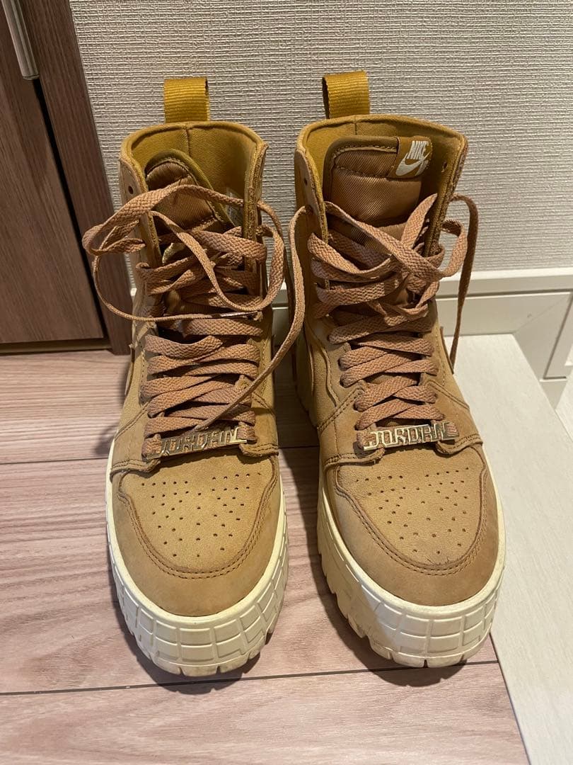 【よんにーまる子】ナイキエアジョーダンブルックリンウィメンズ 23,5cm