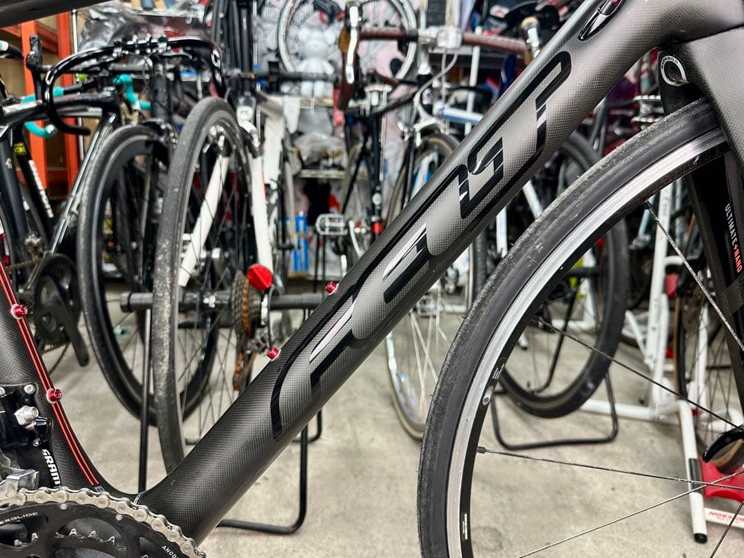 フルカーボン激レア車フェルト FELT Z1基本分解発送送料無料！完成車配送も！