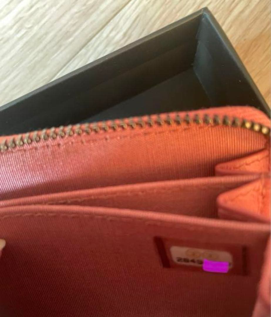 CHANEL シャネルカーフスキン キルティングタッセル ジップウォレット