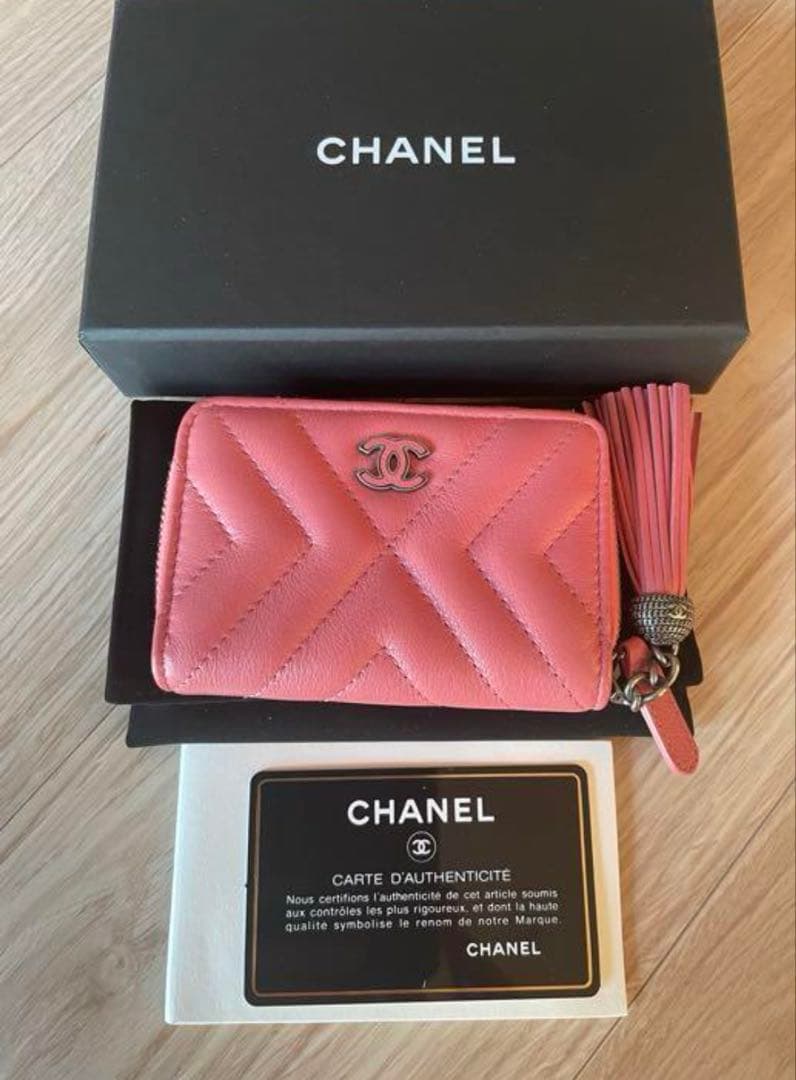 CHANEL シャネルカーフスキン キルティングタッセル ジップウォレット