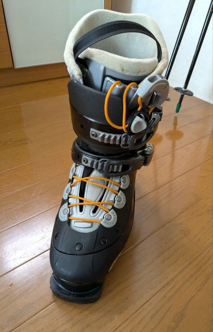 Salomon スキー板 青/白 　スキーブーツ　ストック付き