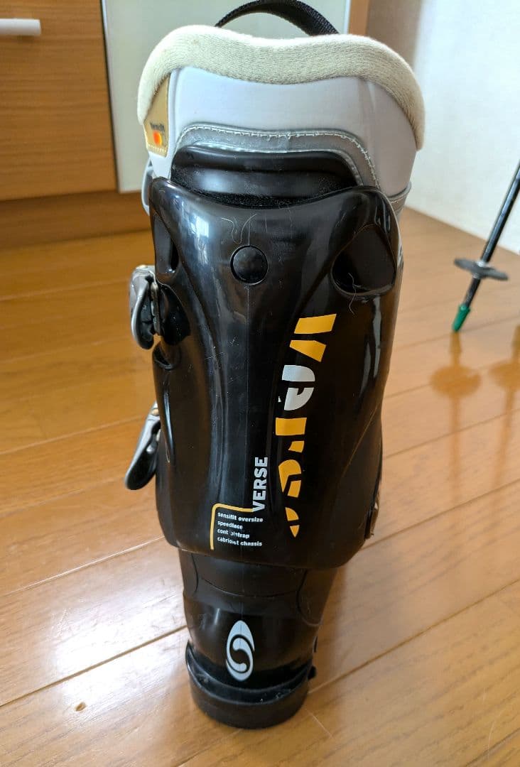 Salomon スキー板 青/白 　スキーブーツ　ストック付き