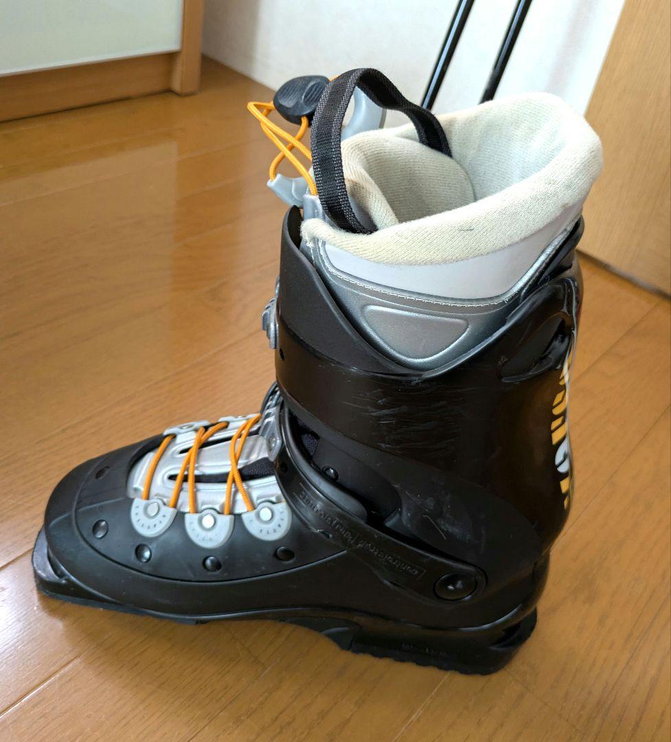 Salomon スキー板 青/白 　スキーブーツ　ストック付き