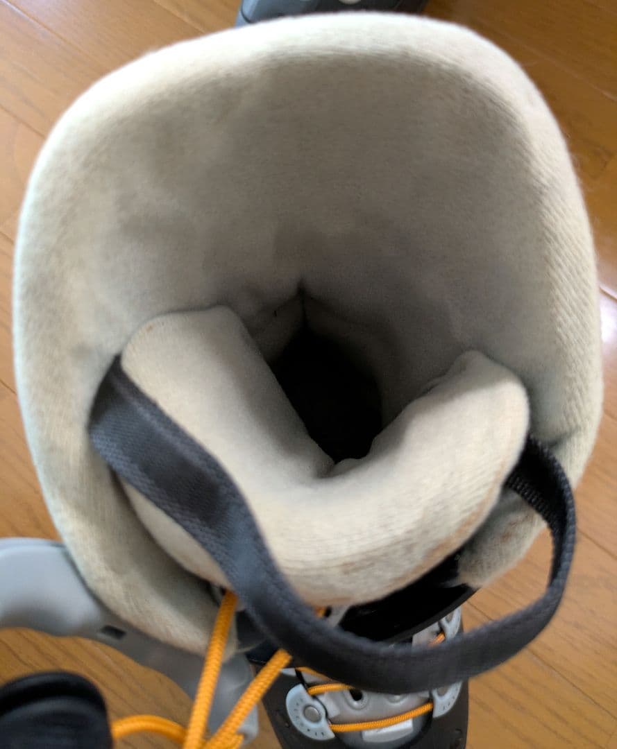 Salomon スキー板 青/白 　スキーブーツ　ストック付き