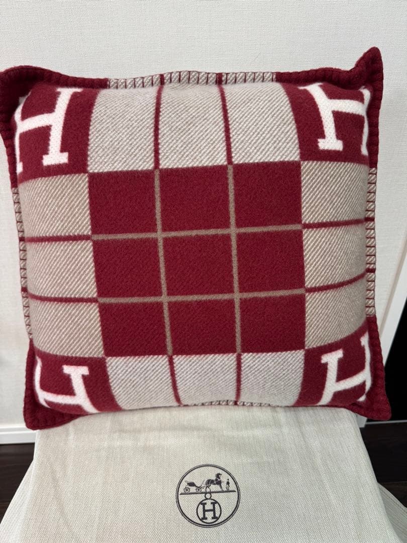 週末セール　新品未使用　hermes　エルメス　クッション PM 領収書付き