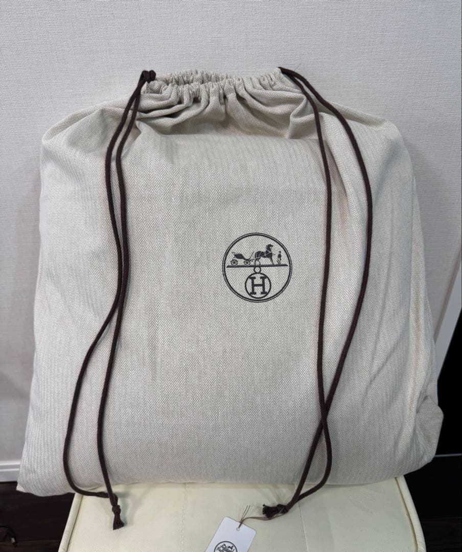 週末セール　新品未使用　hermes　エルメス　クッション PM 領収書付き