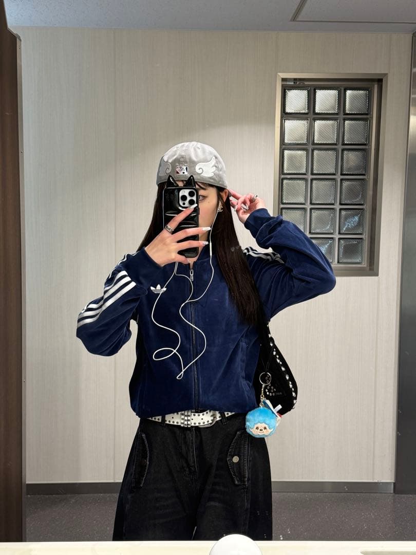 adidas ネイビー トラックジャケット