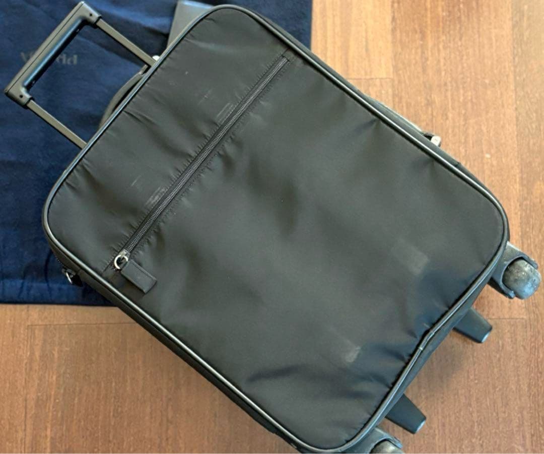 PRADAプラダ　キャリーケース　黒