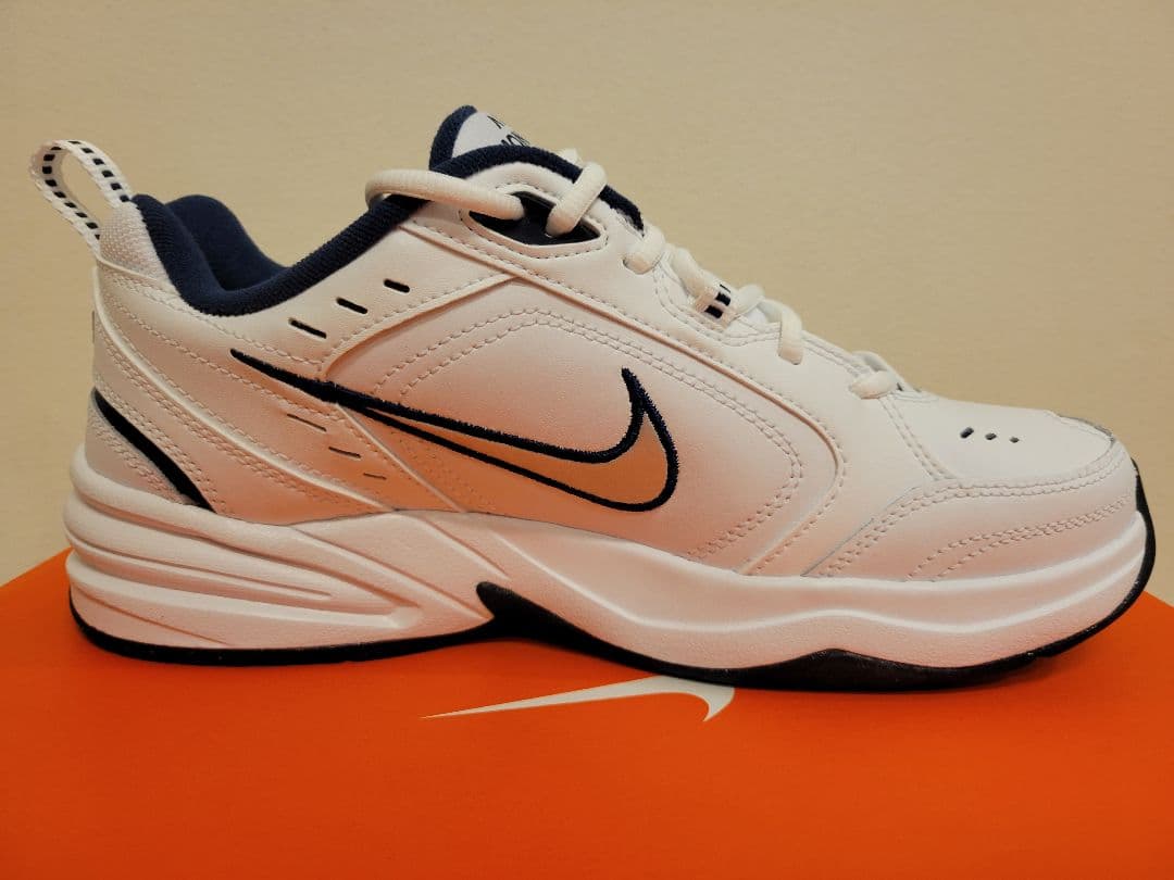 ナイキ　エアモナーク４　NIKE AIR MONARCH 4