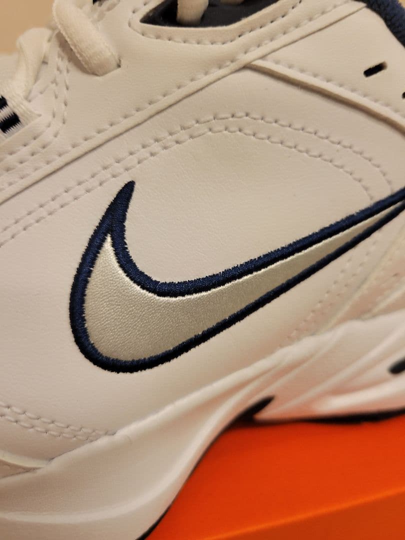 ナイキ　エアモナーク４　NIKE AIR MONARCH 4