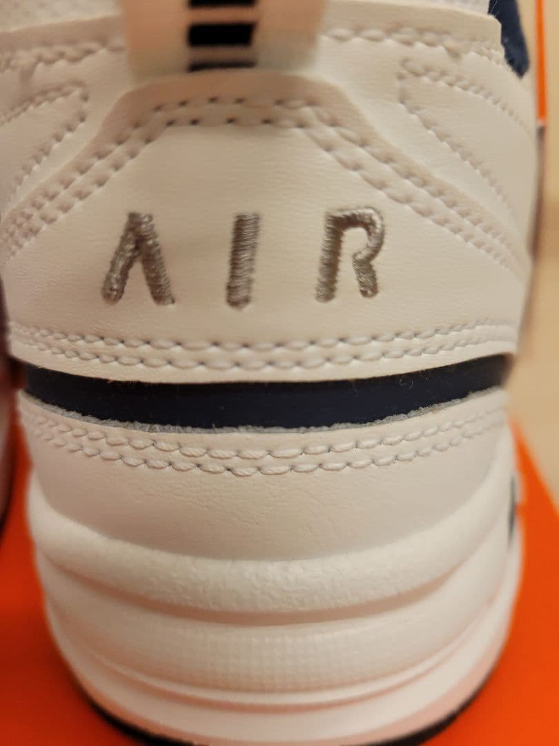 ナイキ　エアモナーク４　NIKE AIR MONARCH 4