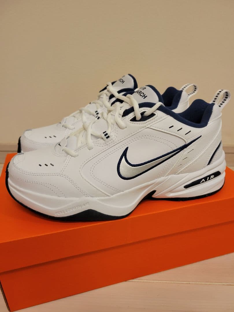 ナイキ　エアモナーク４　NIKE AIR MONARCH 4