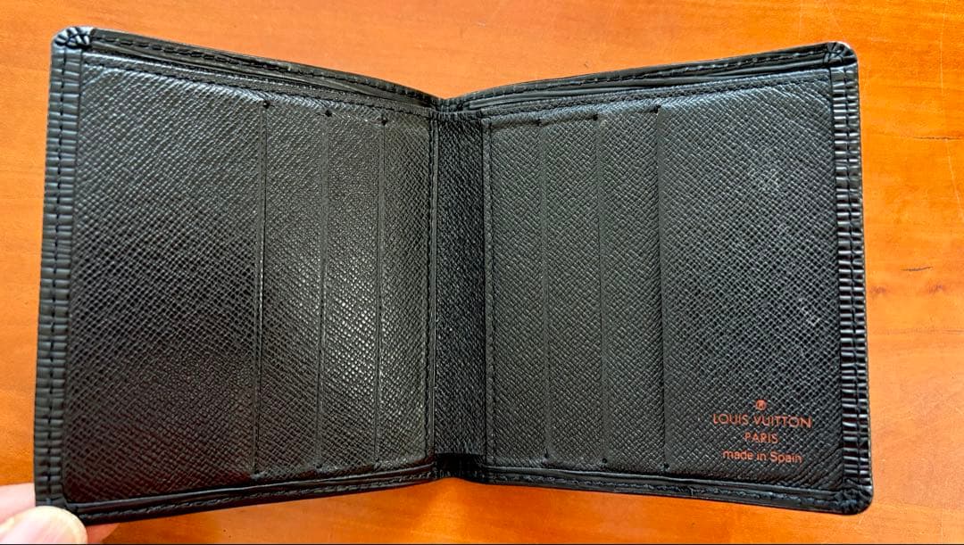 ルイヴィトン エピ ポルトフォイユ ミュルティプル 二つ折り財布 黒