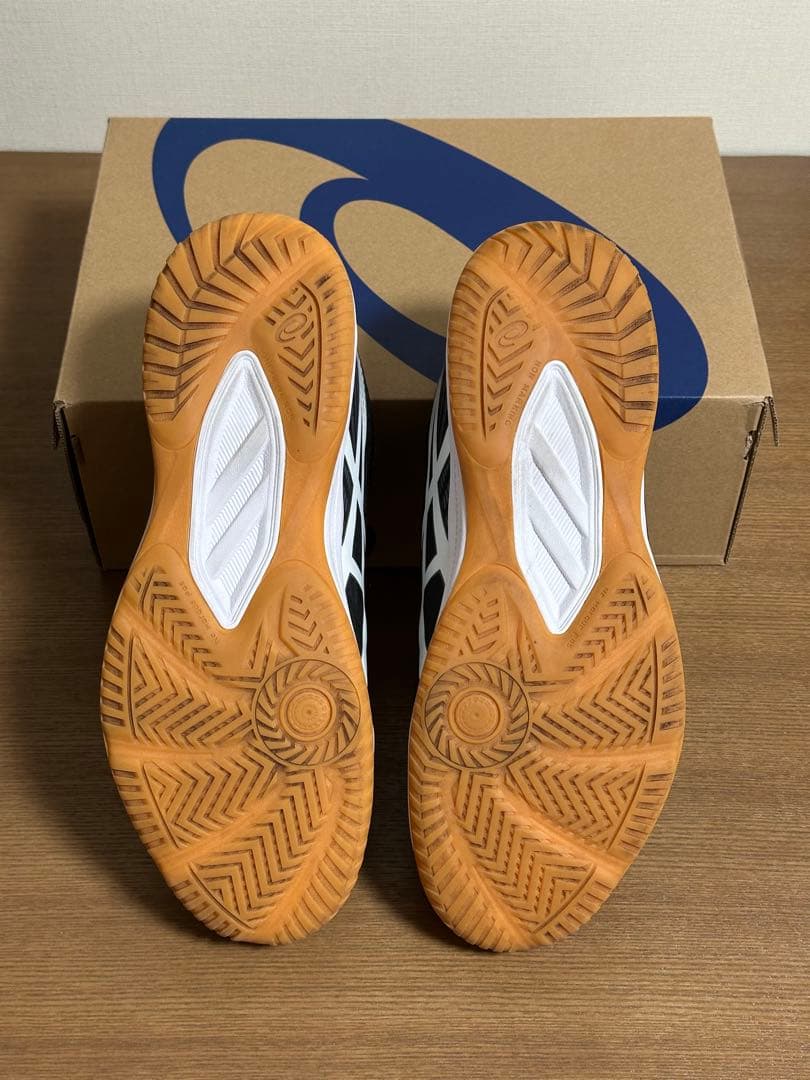 ASICS UPCOURT6 ブラック/ホワイト28.5㎝