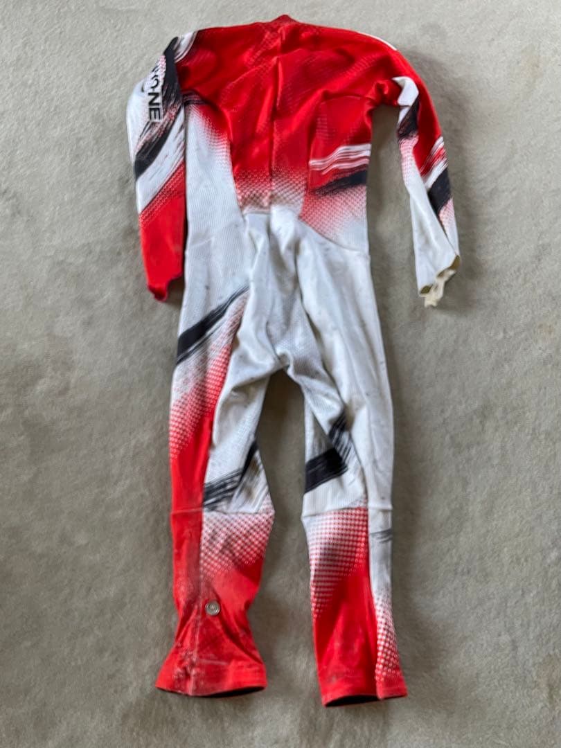 オンヨネ　レーシングワンピー 赤白 グラデーション