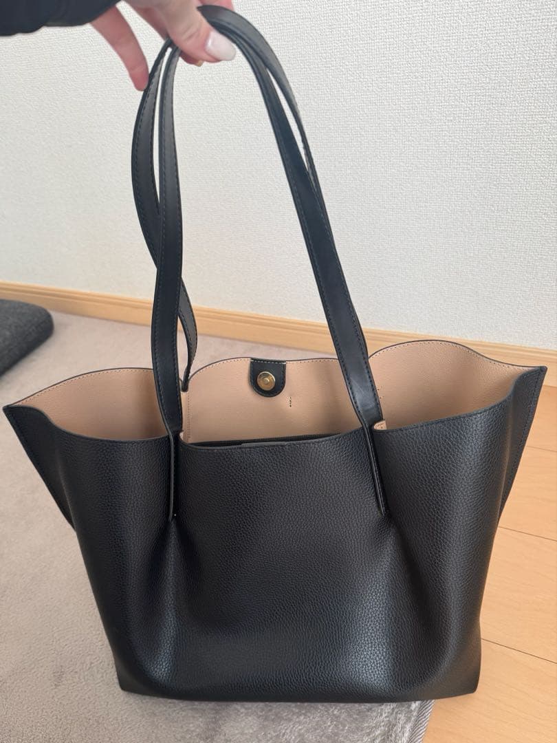 MICHAEL KORS ブラックトートバッグ