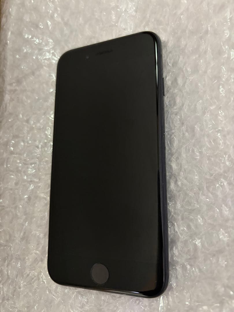 Apple iPhone SE　第2世代　64GB スマホ　se