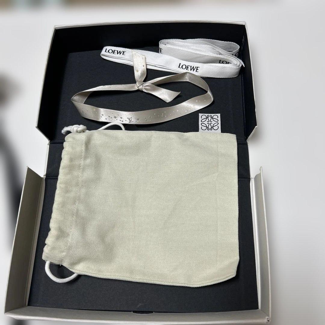 ソ*b様 LOEWE ユニークループデザインキーホルダー