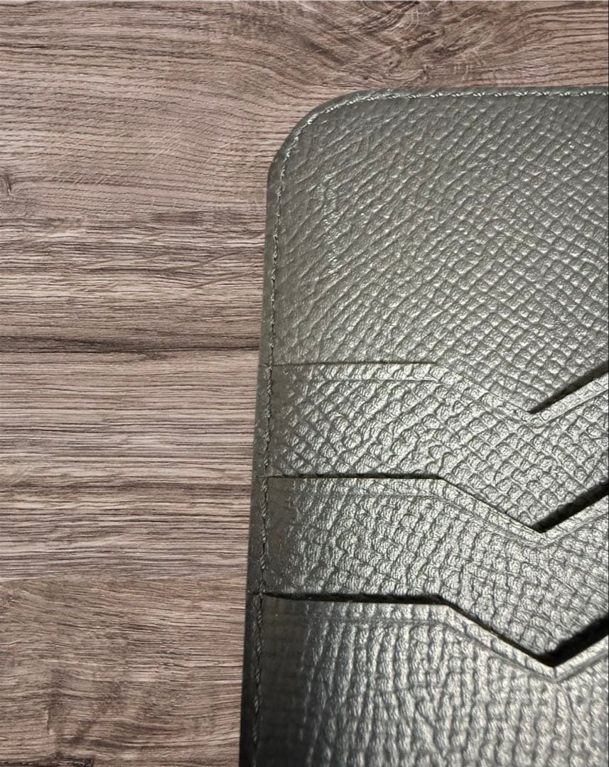 ボナベンチュラ iPhone 16 Pro用 ノービレレザー手帳型ケース（黒）