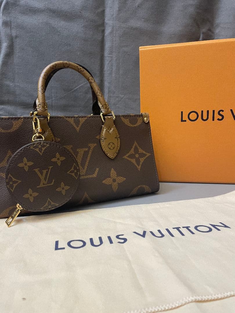 ルイ・ヴィトン オンザゴーＥＷ　モノグラム・リバース　M46653