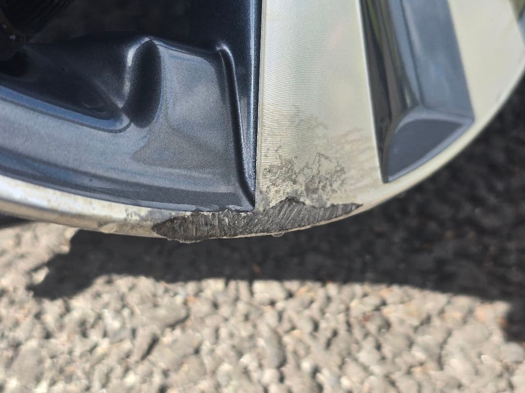 日産リーフ純正ホイール 17インチ6.5j 45 4本 1本傷あり