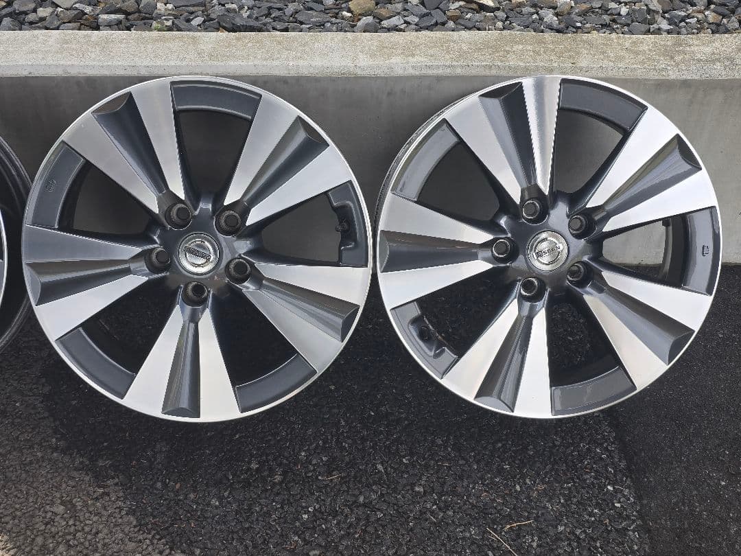 日産リーフ純正ホイール 17インチ6.5j 45 4本 1本傷あり