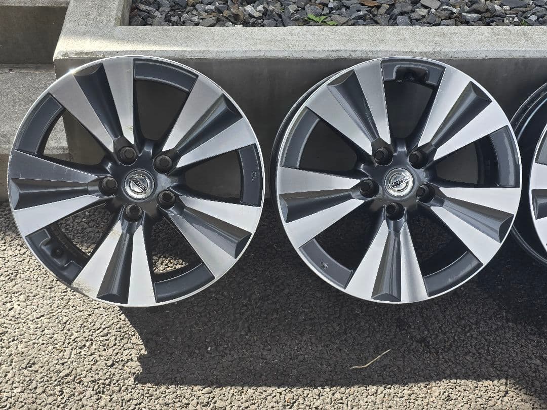 日産リーフ純正ホイール 17インチ6.5j 45 4本 1本傷あり