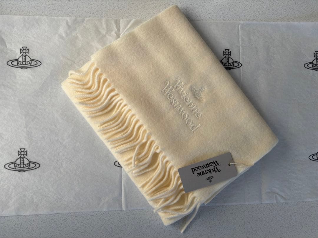 【新品未使用】ヴィヴィアンウエストウッド ウールマフラー ロゴ刺繍 フリンジ 白