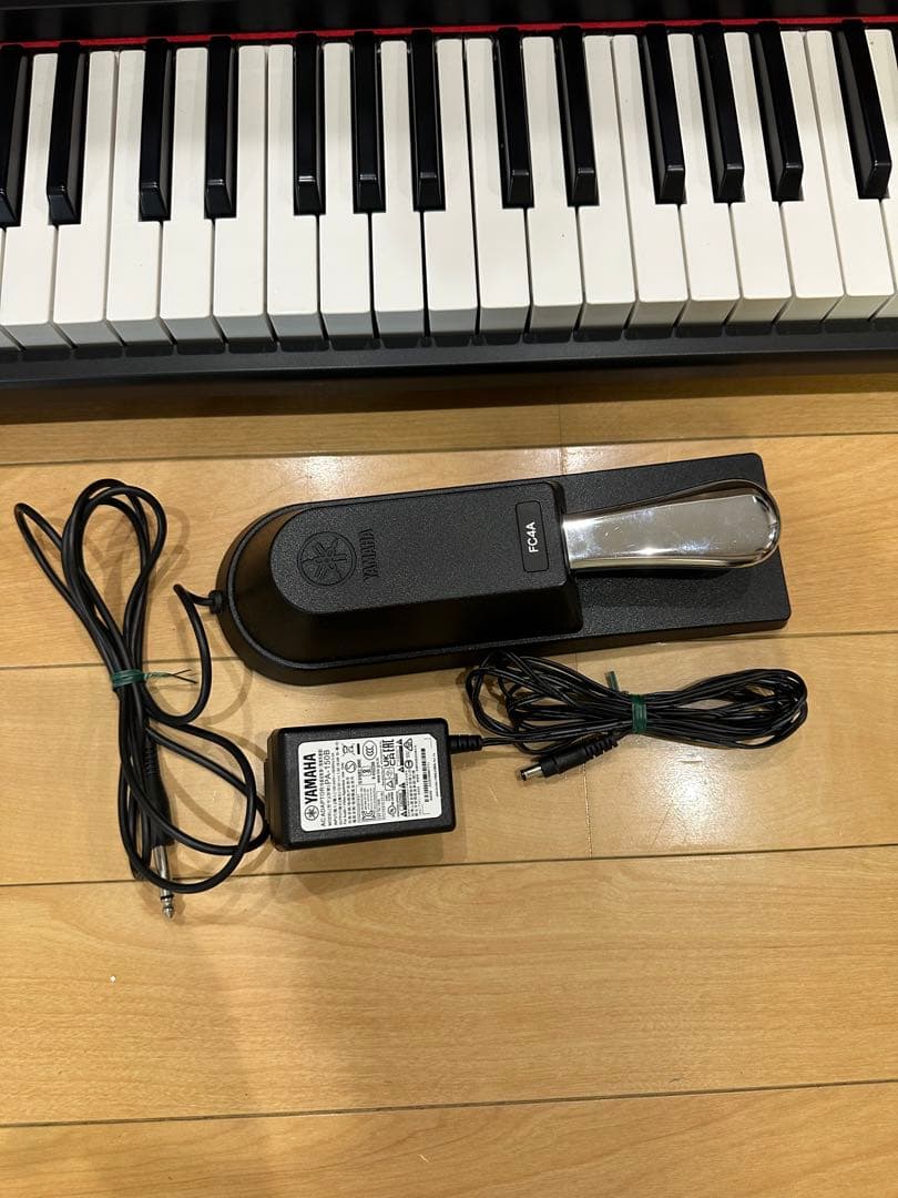 ヤマハ 電子キーボード piaggero NP-32B 76鍵　ペダル　ケース