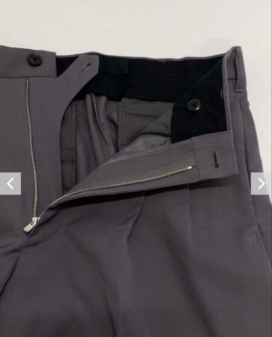 th products ワイドストレートスラックス　グレー