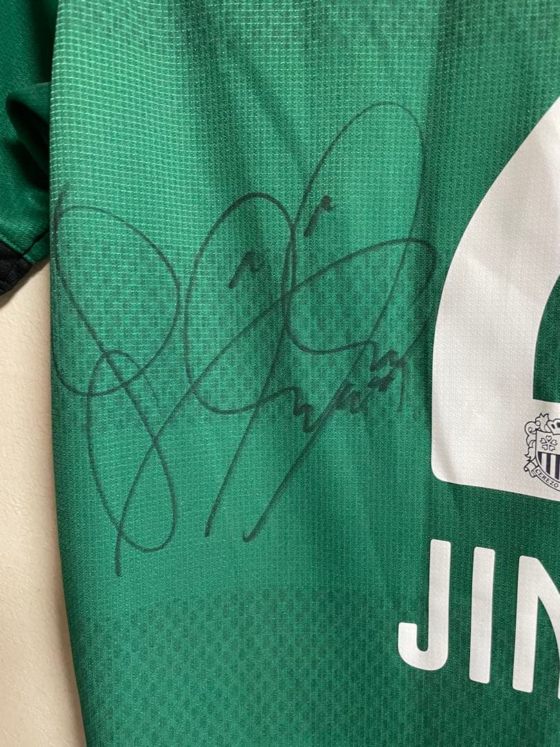 セレッソ大阪　キム・ジンヒョン選手　ユニフォーム　2枚セット(1枚サイン入り)