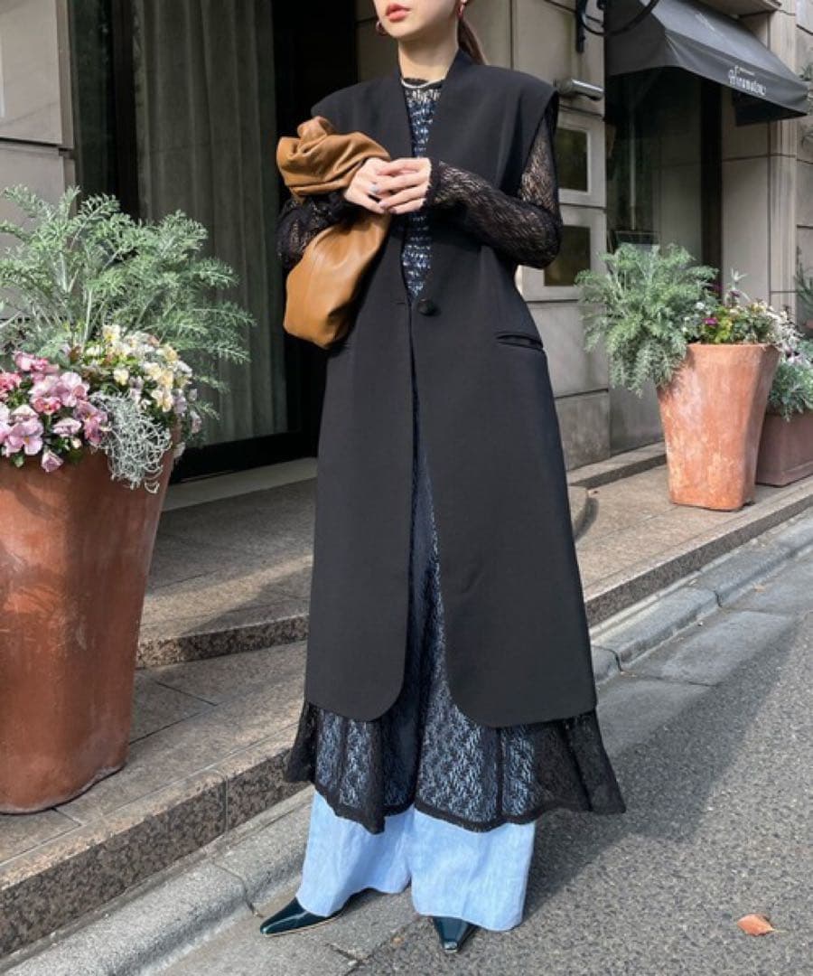 トップス WAVE COLLAR ANGULAR VEST