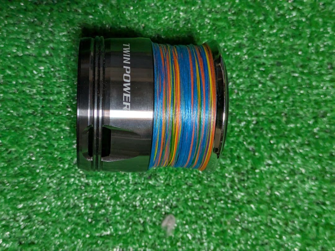 新品未使用。24ツインパワー4000PG純正スプール