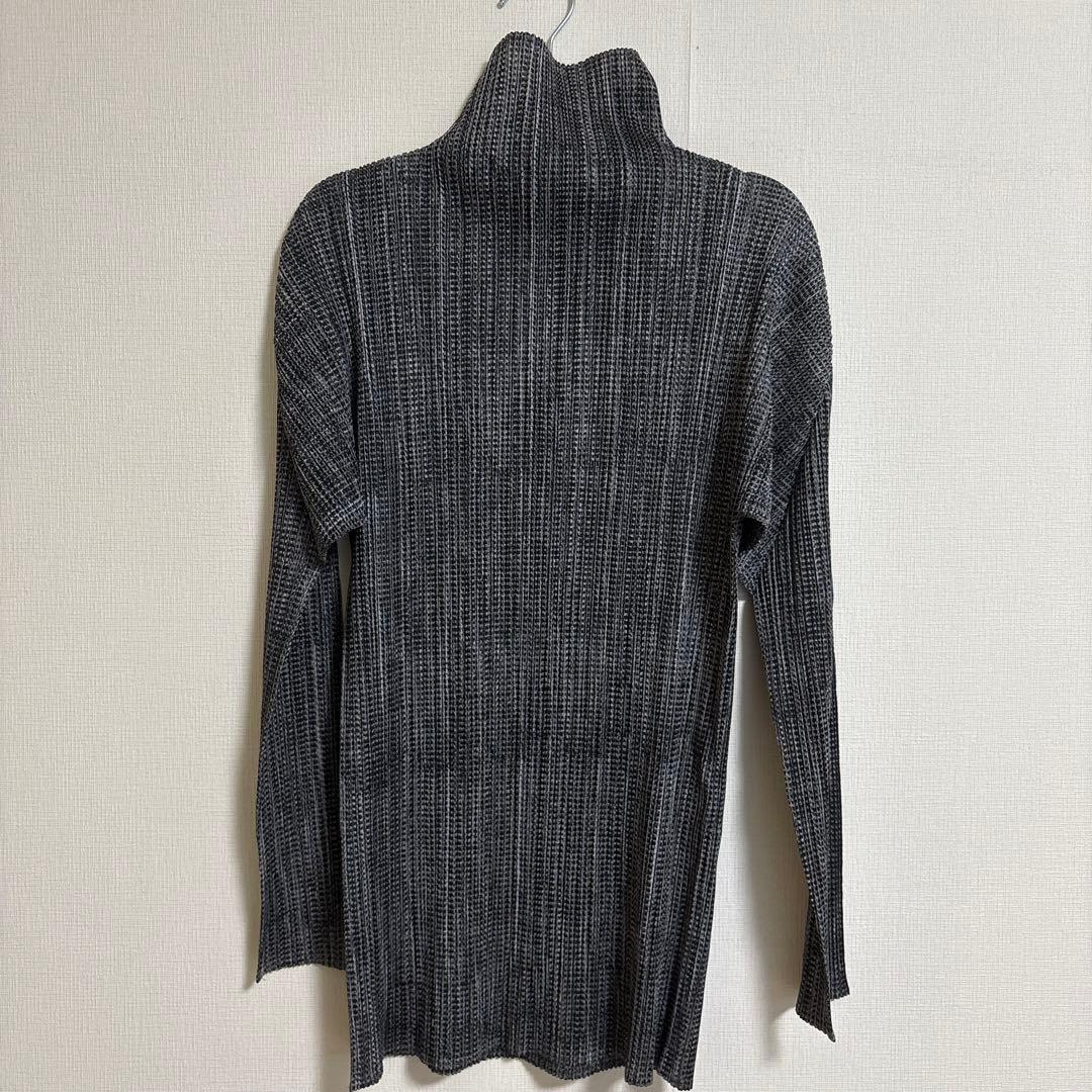 プリーツプリーズカットソー