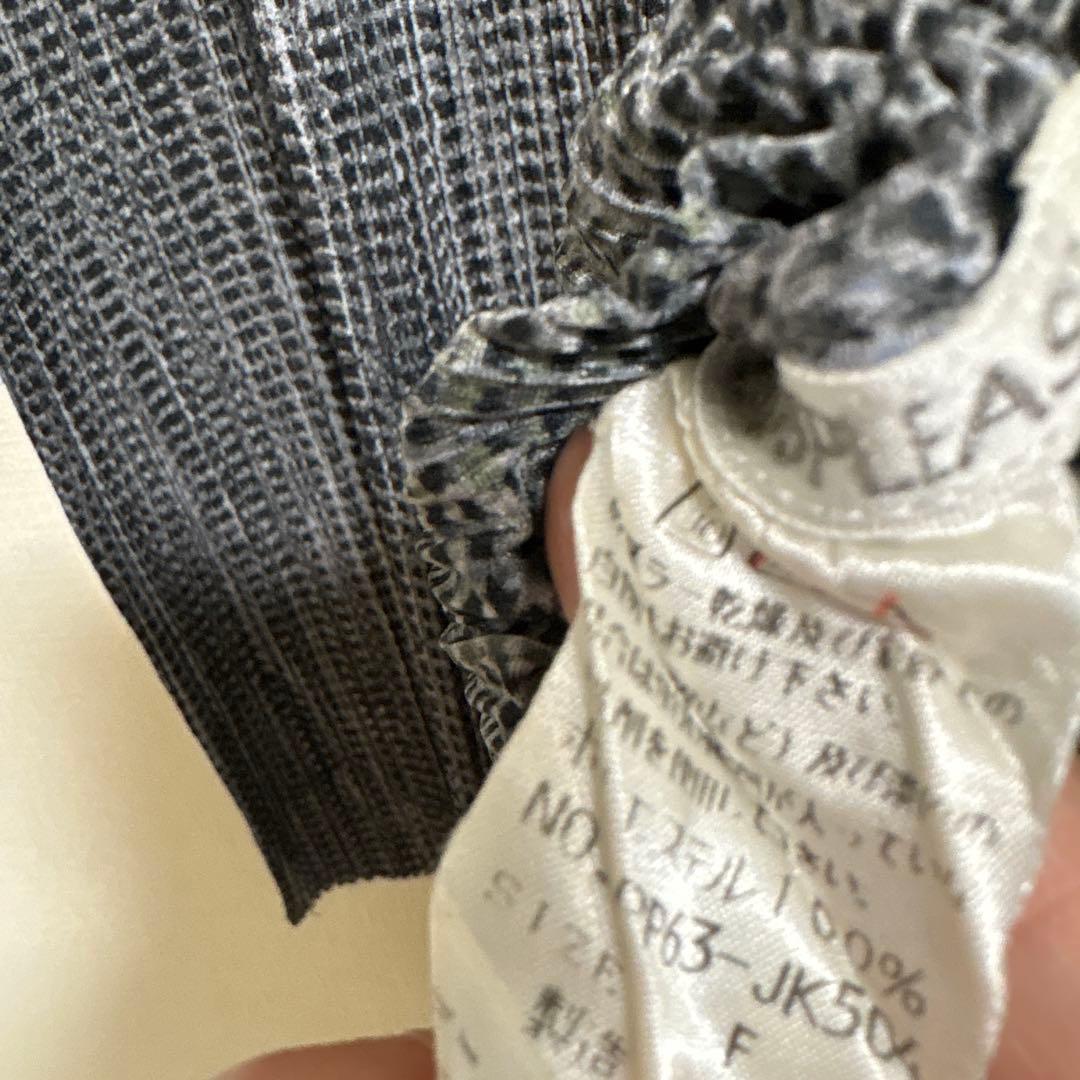 プリーツプリーズカットソー